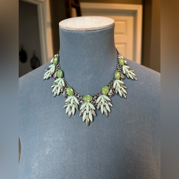 Necklace, green, white, silver - Picture 3 of 6